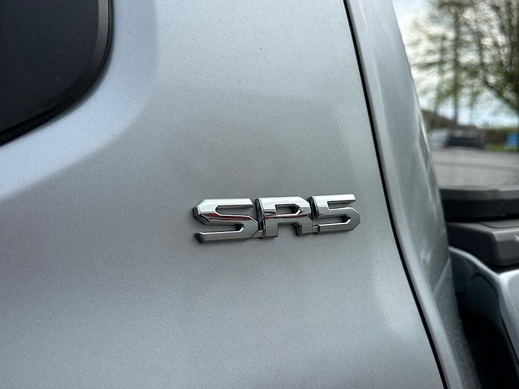 Certified 2024 Toyota Tacoma SR5 AWD/4WD image 9
