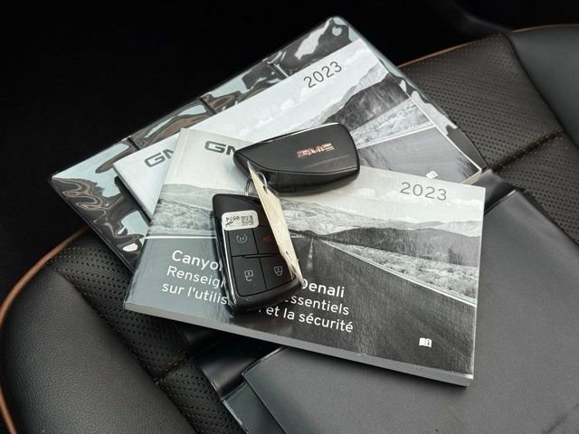 Used 2023 GMC Canyon AT4 w/ AT4 Premium Package image 7