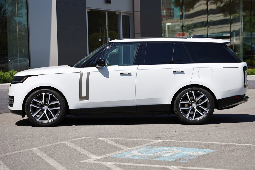 Used 2024 Land Rover Range Rover Autobiography AWD/4WD image 2