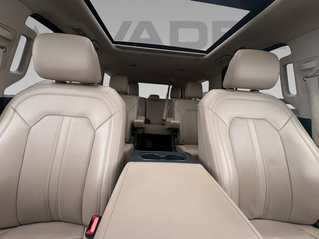 Used 2024 Ford Expedition Limited image 2