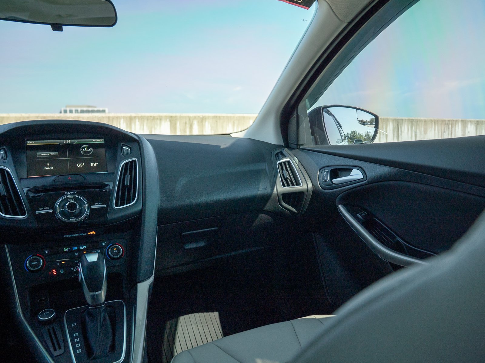 Used 2015 Ford Focus Titanium FWD image 20