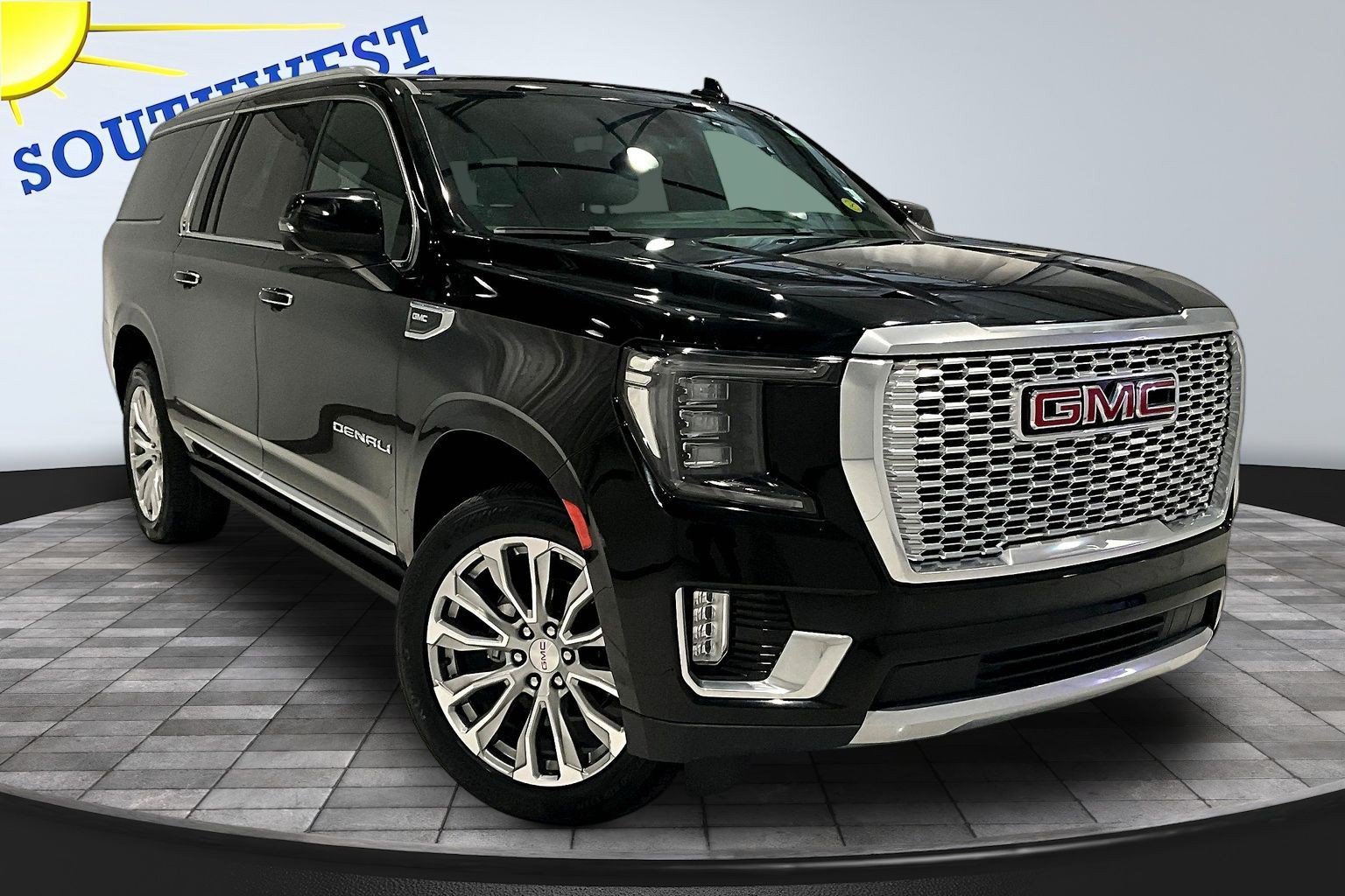 Used 2023 GMC Yukon XL Denali RWD image 3
