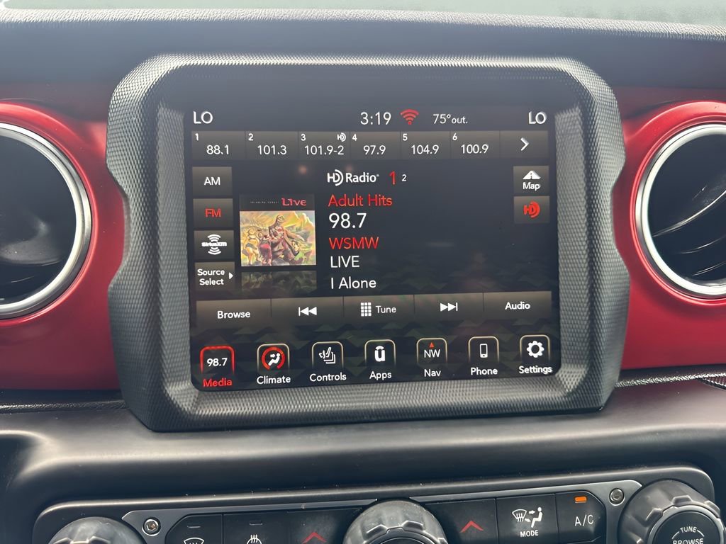 Used 2022 Jeep Wrangler Unlimited Rubicon w/ Steel Bumper Group image 18