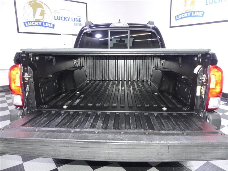 Used 2016 Toyota Tacoma SR5 w/ SR5 Appearance Package (SN) image 9