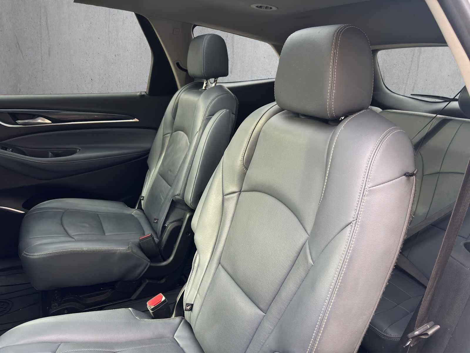 Used 2021 Buick Enclave Premium w/ Sun and Sites Package image 17