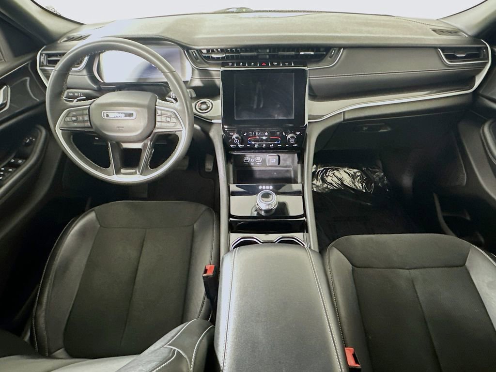 Used 2023 Jeep Grand Cherokee Altitude image 16