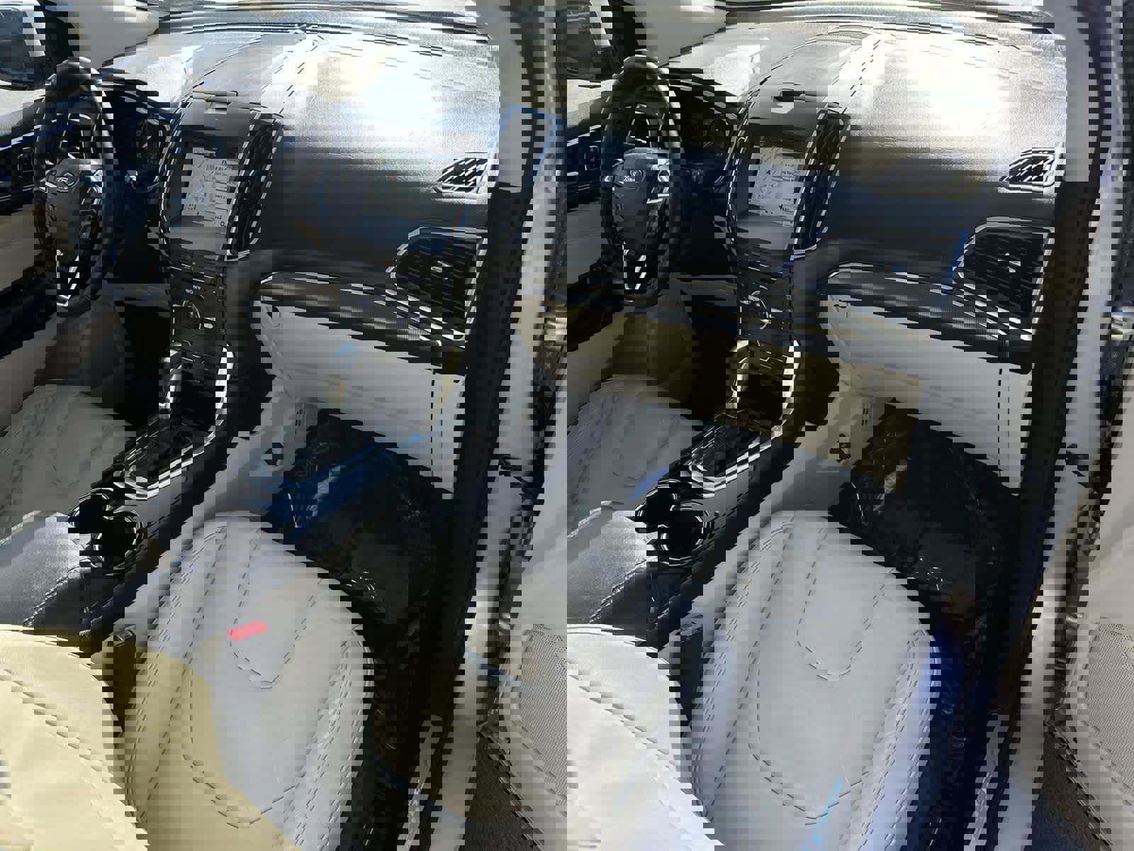 Used 2016 Ford Edge Titanium w/ Technology Package image 12