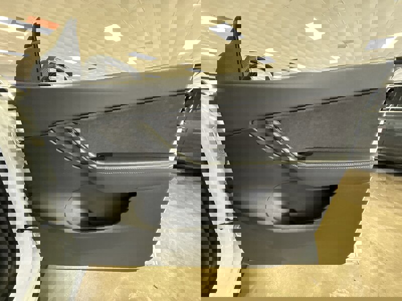 Used 2021 Tesla Model Y Long Range image 10