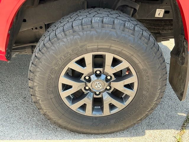 Used 2022 Toyota Tacoma SR5 RWD image 5