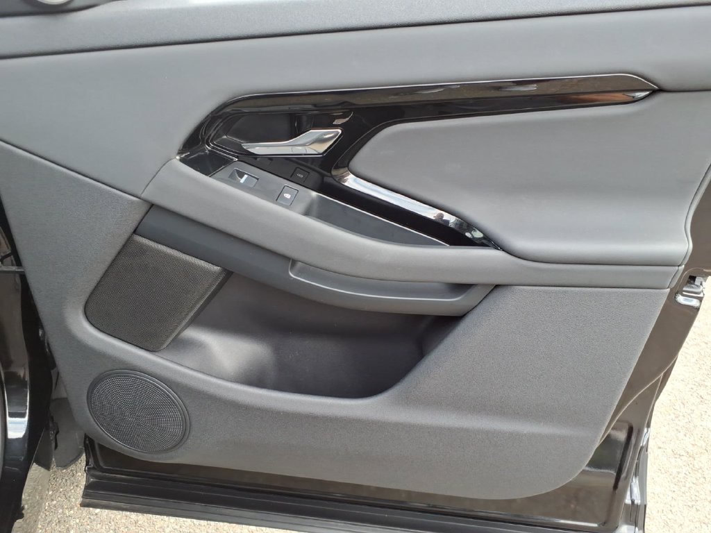Used 2024 Land Rover Range Rover Evoque S AWD/4WD image 9