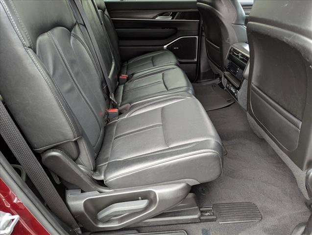 Used 2024 Jeep Wagoneer L Series II w/ Flexible Seating Group image 20