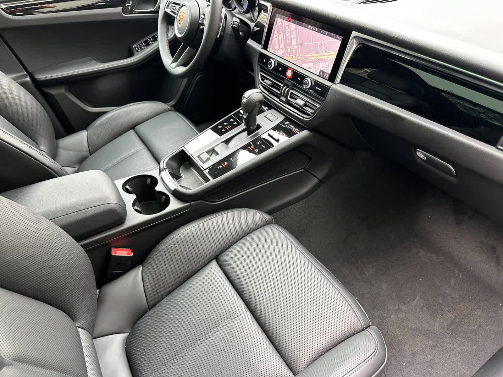 New 2026 Porsche Macan AWD/4WD image 17
