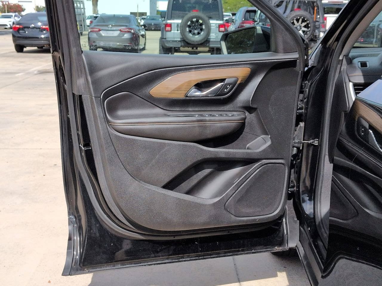 Used 2020 GMC Terrain SLE FWD image 8