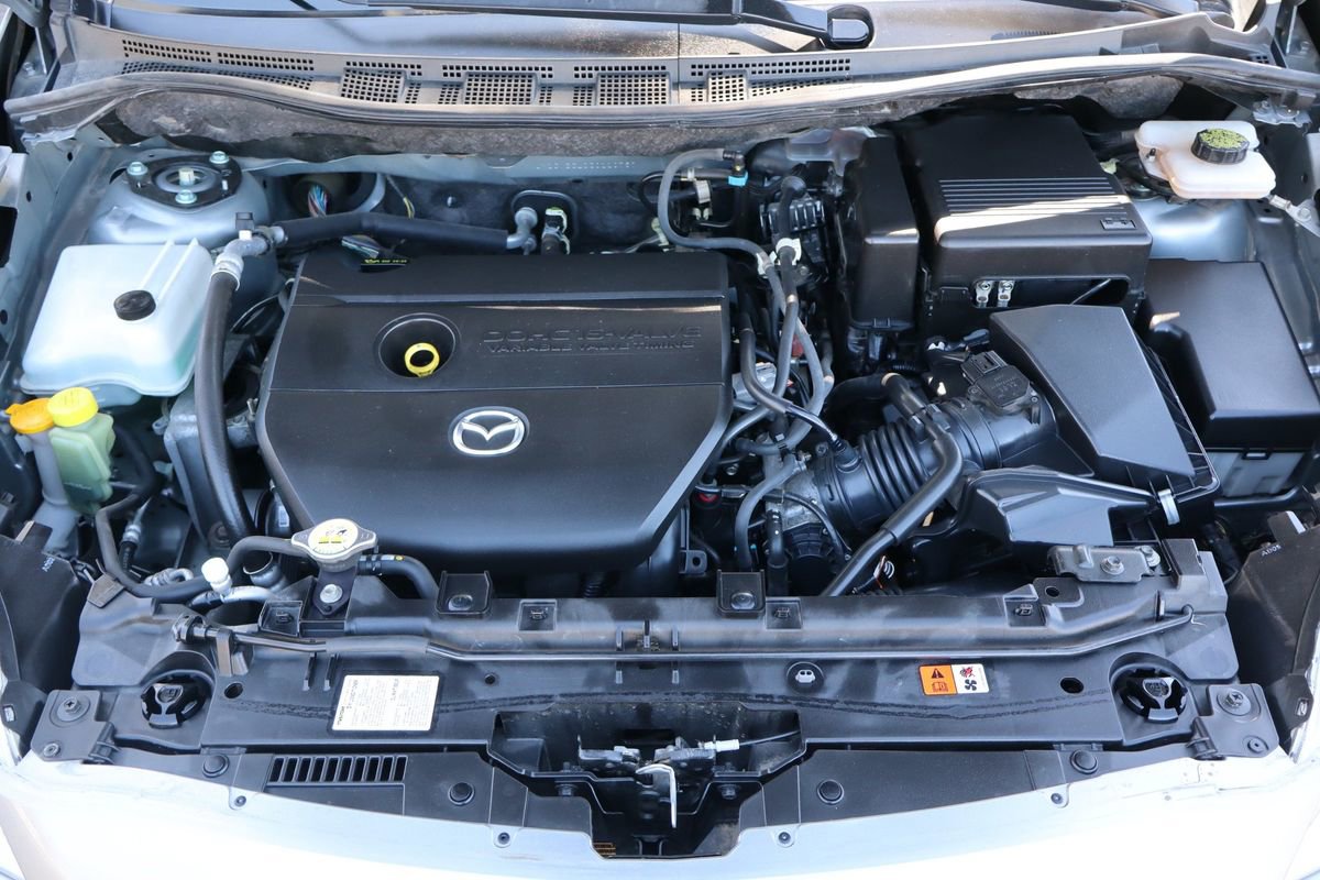 Used 2012 MAZDA MAZDA5 Touring w/ Moonroof & Audio Pkg image 38