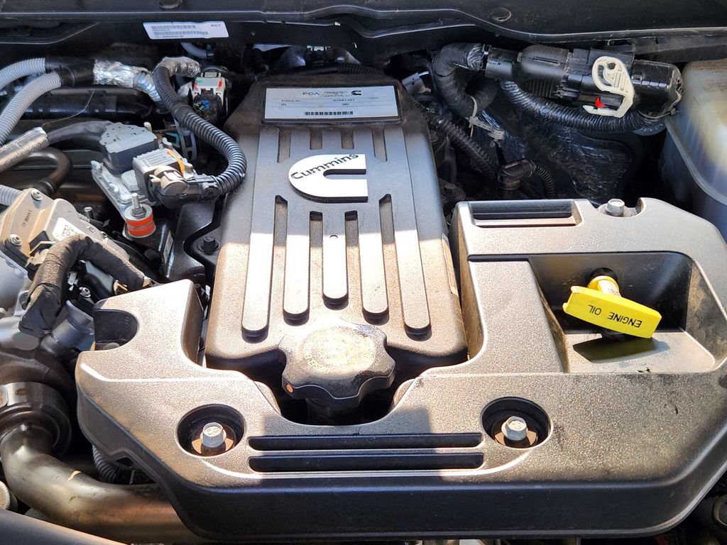 Used 2025 RAM 2500 Limited AWD/4WD image 15