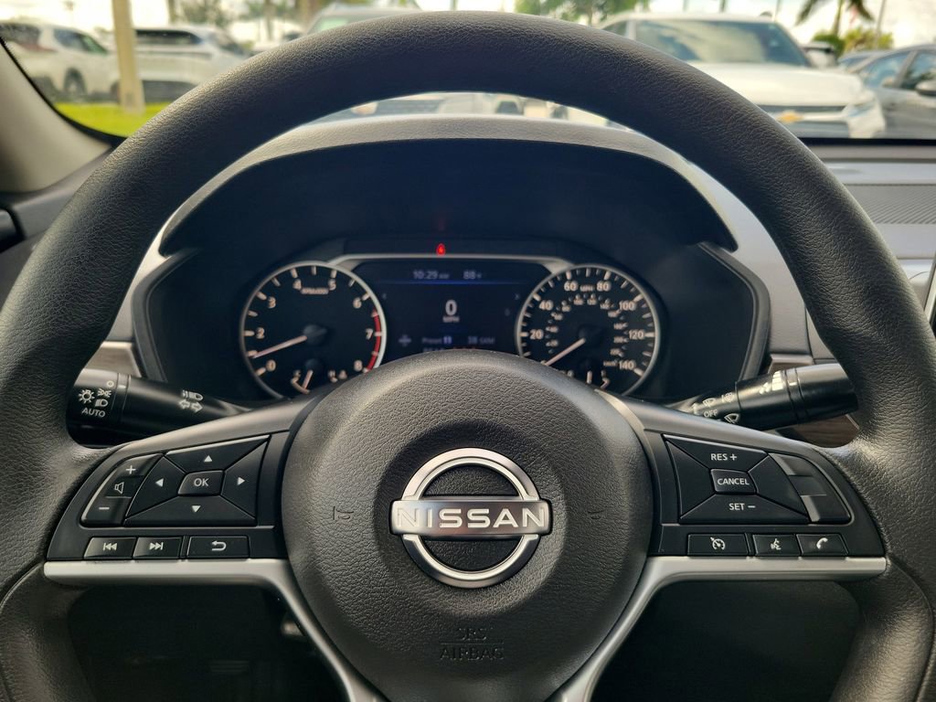 Used 2023 Nissan Altima 2.5 SV FWD image 21