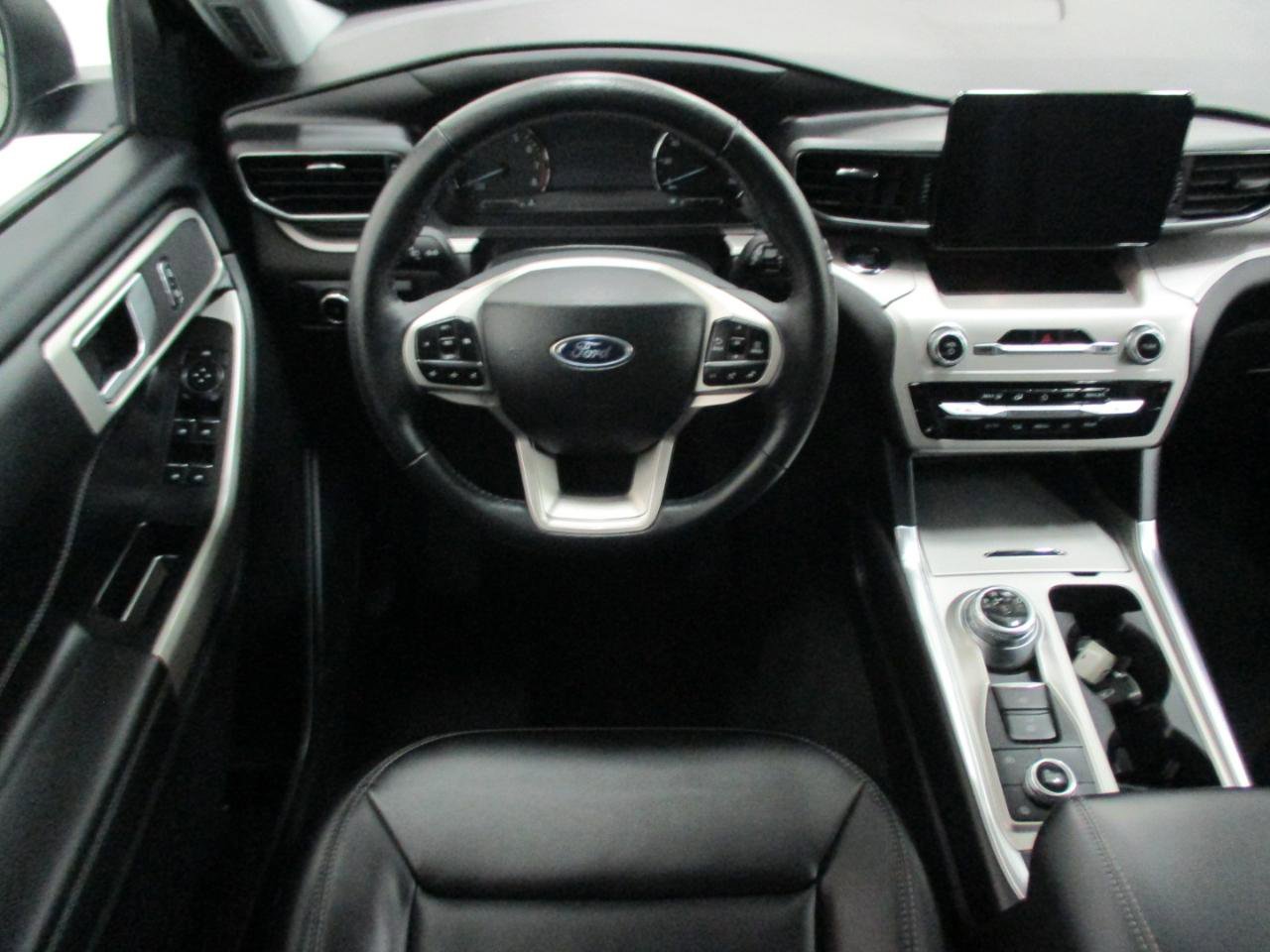 Used 2023 Ford Explorer XLT w/ Equipment Group 202A image 16