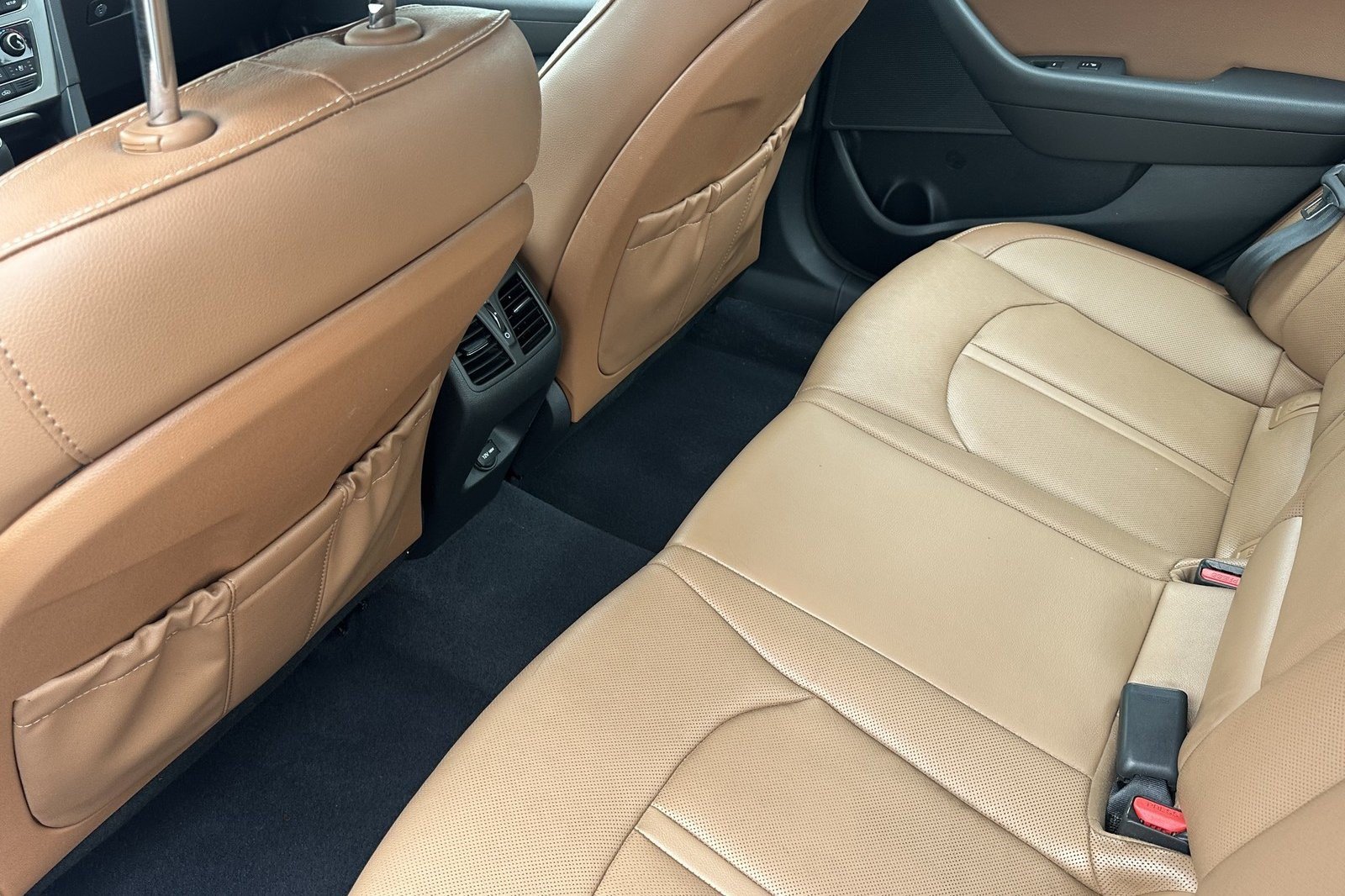 Used 2015 Hyundai Sonata Limited w/ Option Group 06 FWD image 14