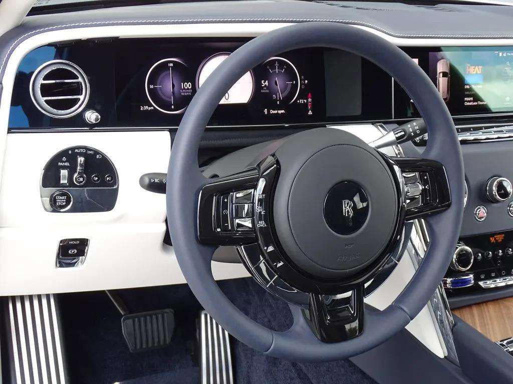 New 2026 Rolls-Royce Cullinan image 15