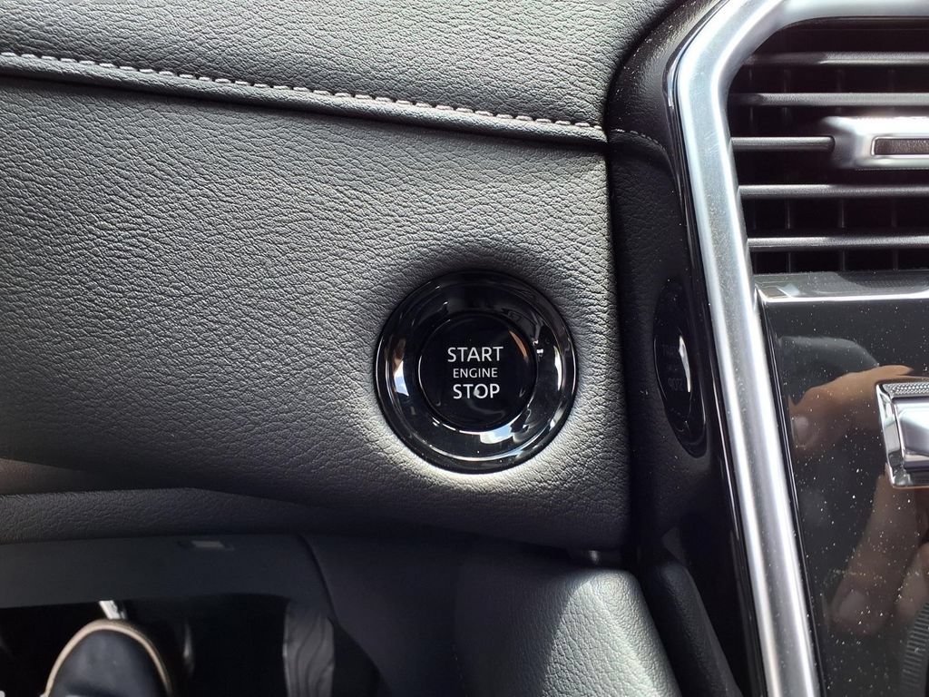 New 2026 Nissan Armada SL w/ Captain's Chari Seat Package AWD/4WD image 8