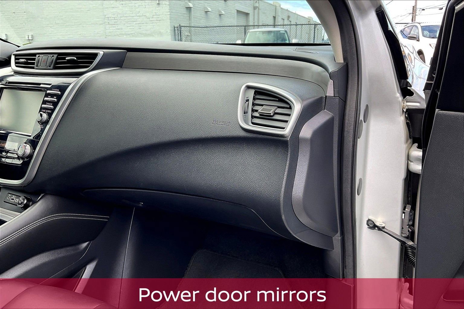 Used 2023 Nissan Murano SV image 19