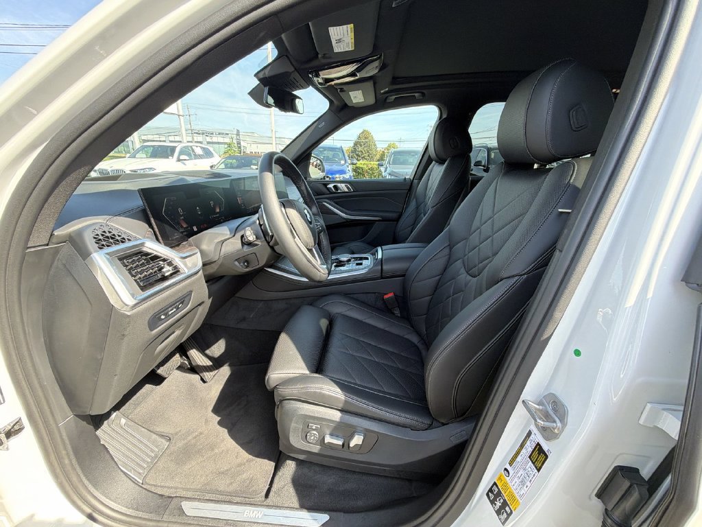 Used 2024 BMW X5 xDrive40i w/ Premium Package AWD/4WD image 10