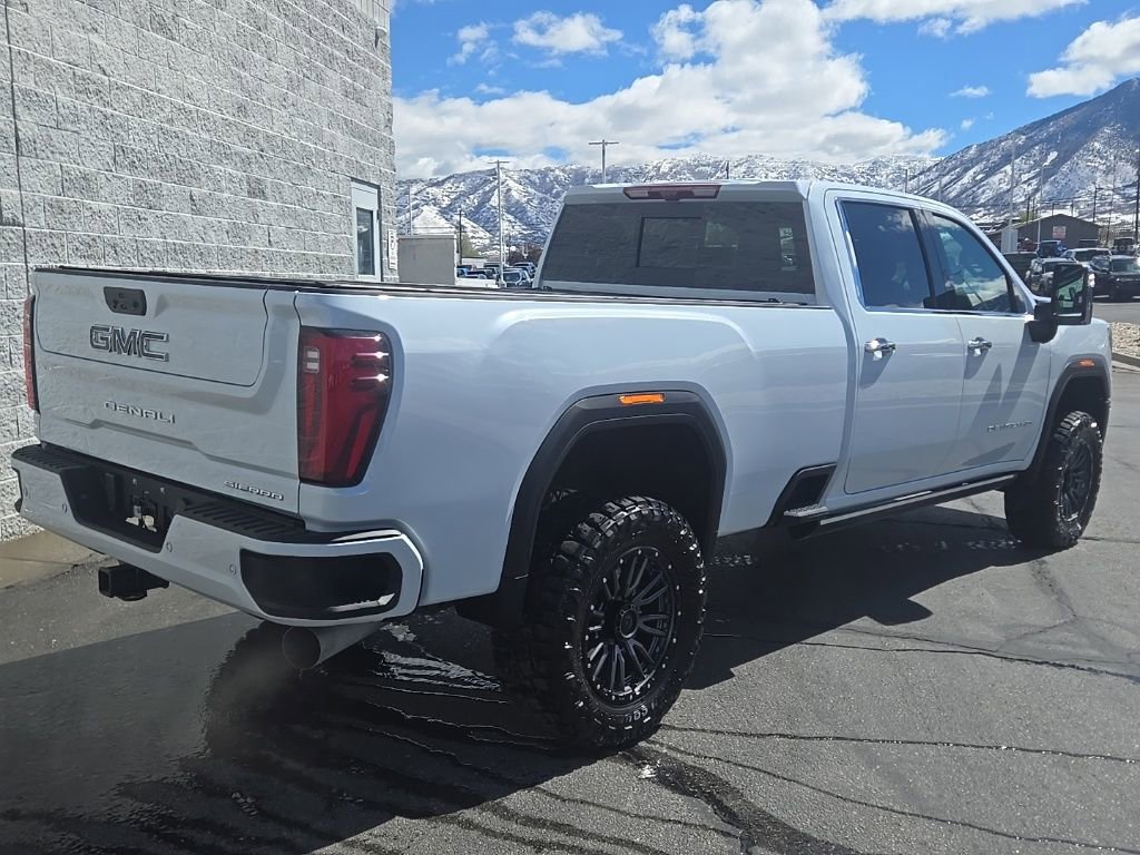 Used 2026 GMC Sierra 3500 Denali Ultimate image 4