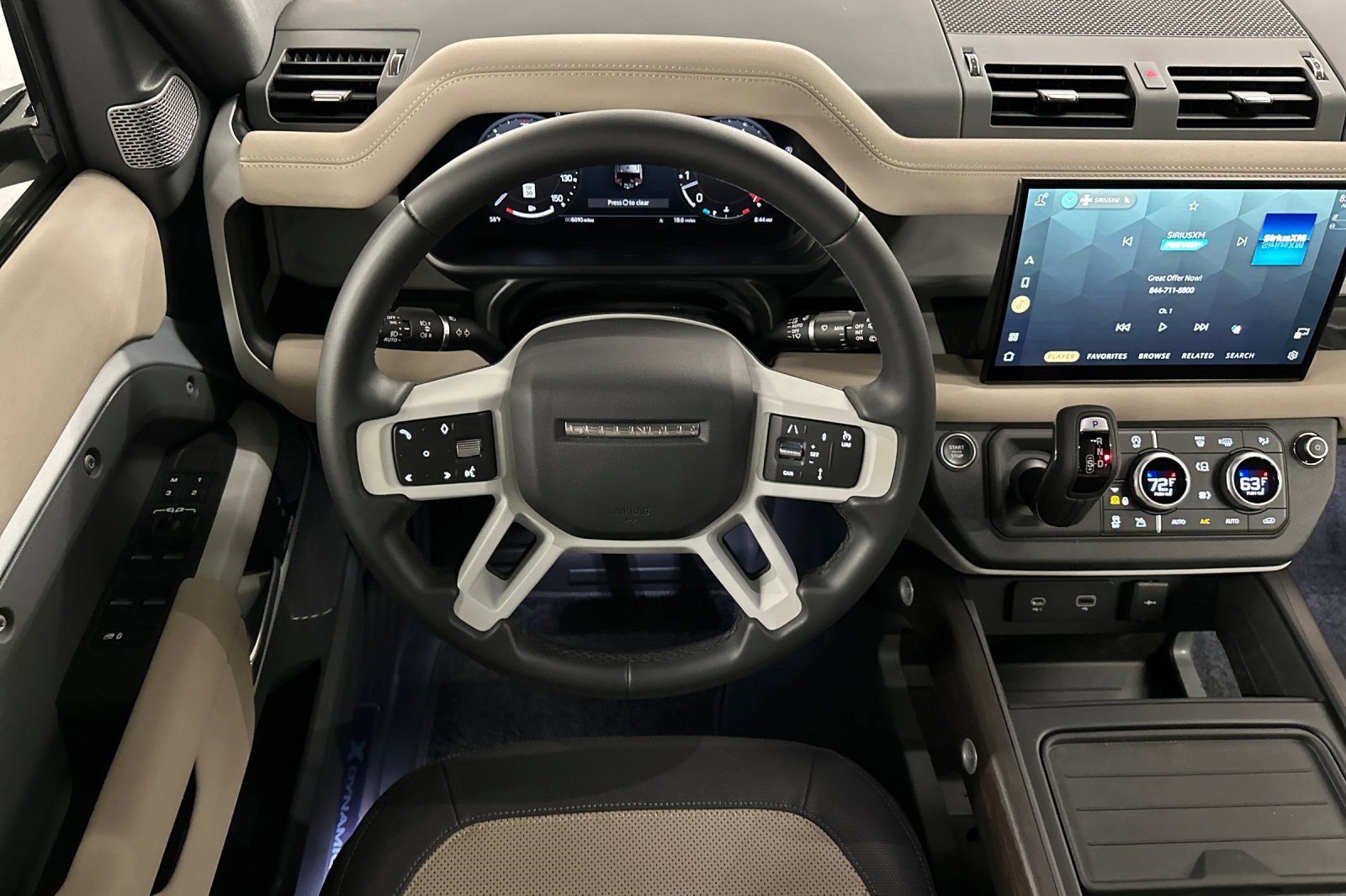 Used 2023 Land Rover Defender 130 X-Dynamic SE image 28