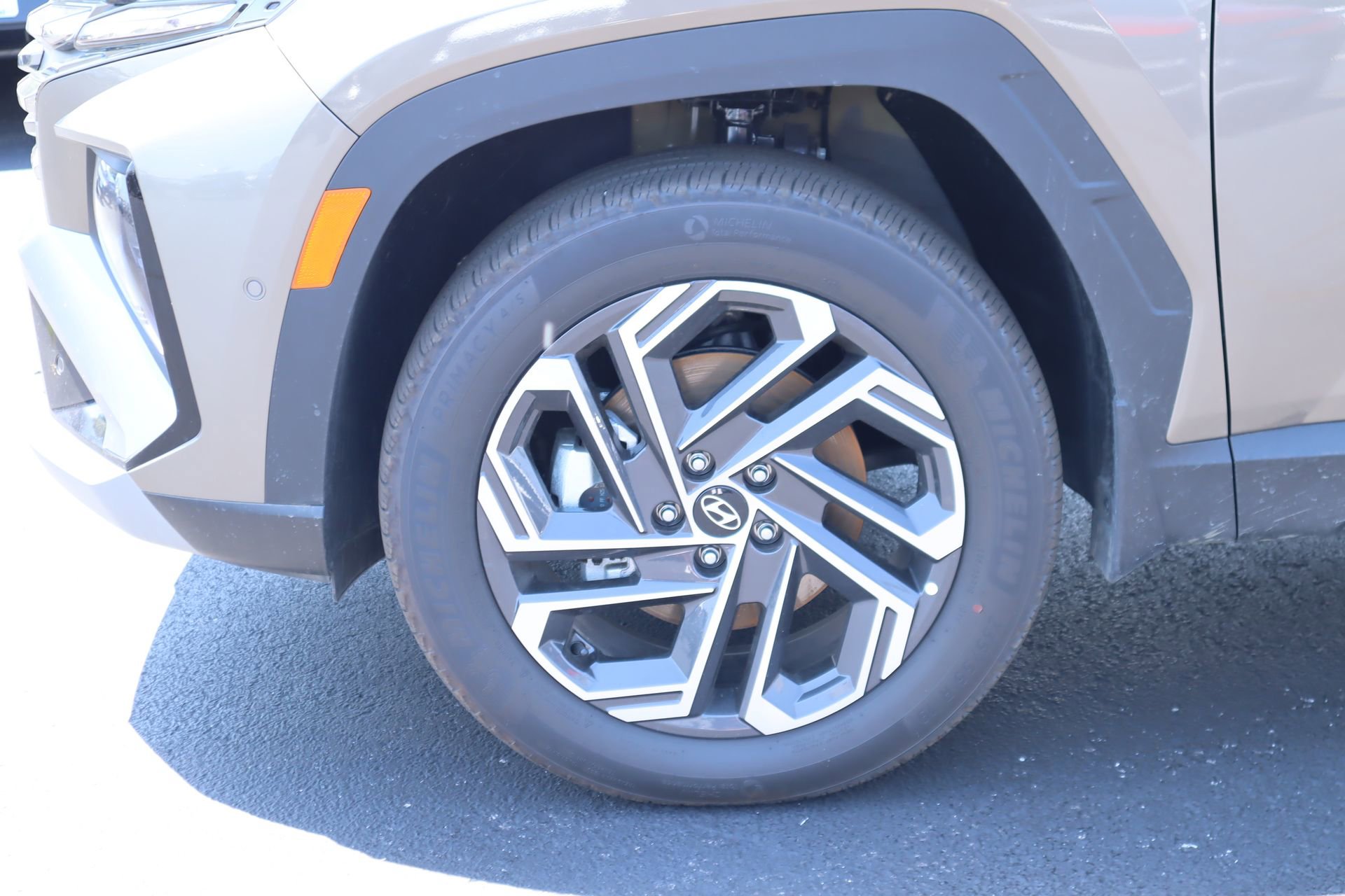 New 2026 Hyundai Tucson Limited AWD/4WD image 18