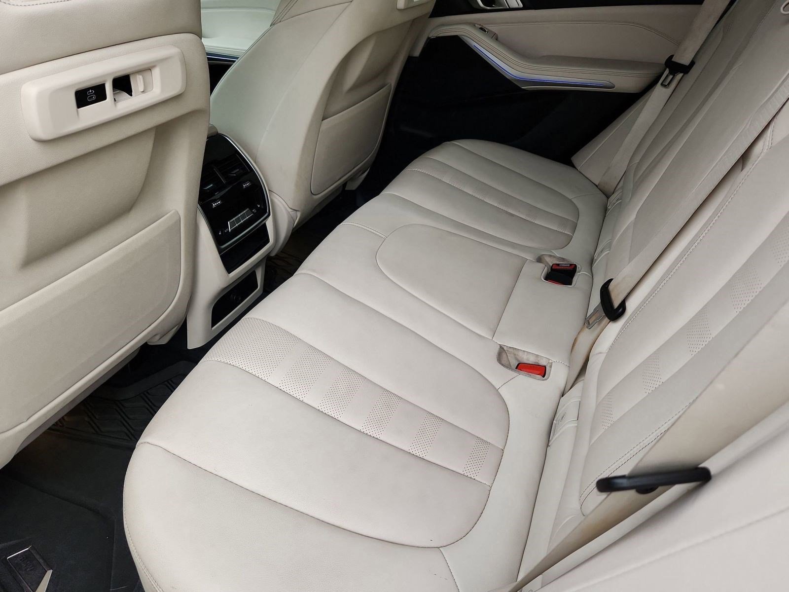 Used 2021 BMW X5 xDrive40i w/ M Sport Package image 23