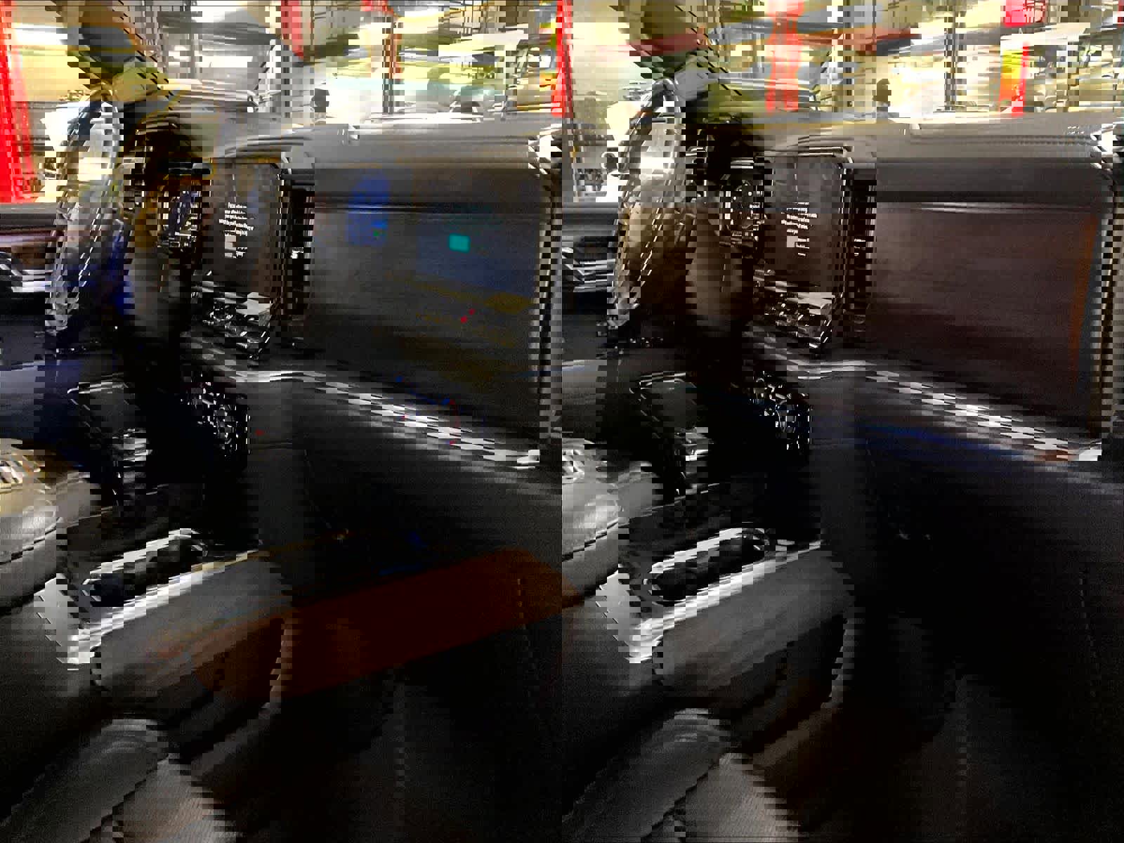 Used 2022 Chevrolet Silverado 1500 High Country w/ High Country Premium Package image 14