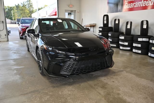 New 2026 Toyota Camry SE FWD image 3