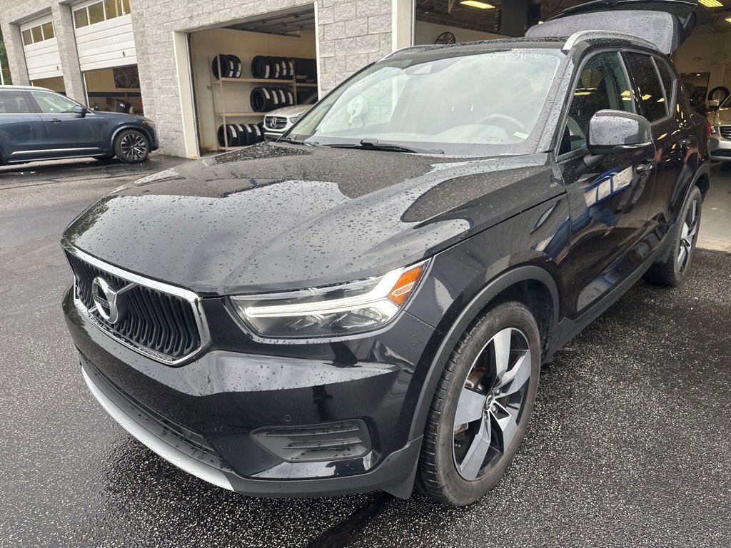 Used 2020 Volvo XC40 T5 Momentum