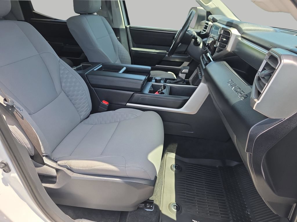 Used 2022 Toyota Tundra SR5 AWD/4WD image 32