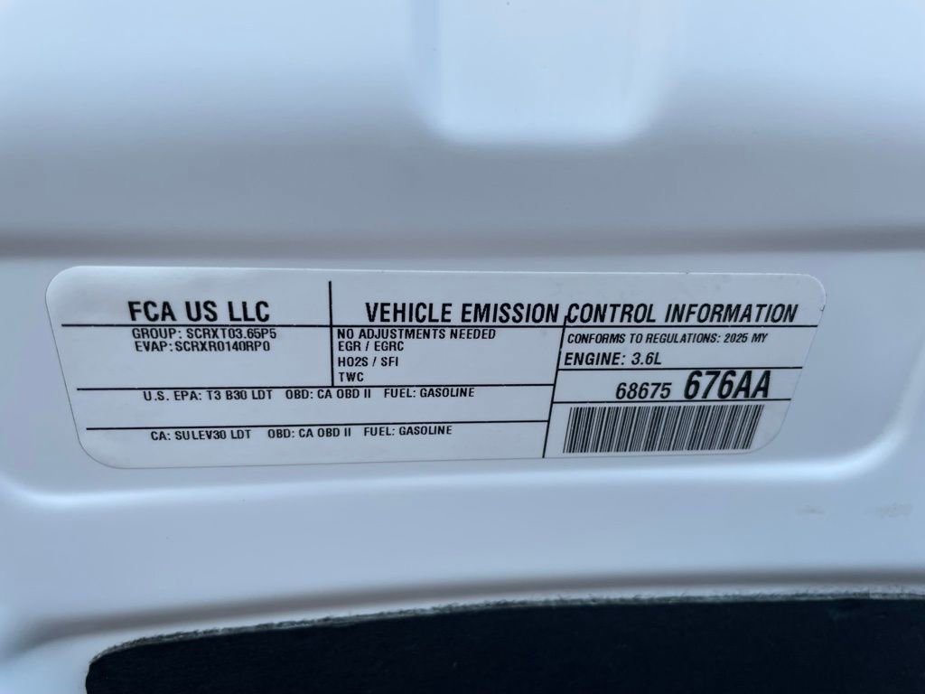 Used 2025 Chrysler Pacifica Limited image 42