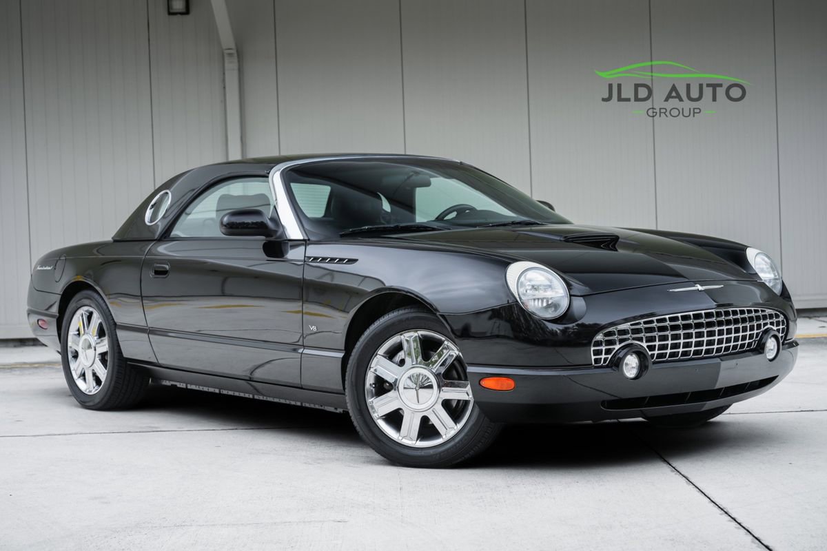 Used 2004 Ford Thunderbird Premium image 3