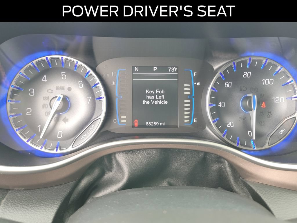 Used 2017 Chrysler Pacifica Touring-L FWD image 24
