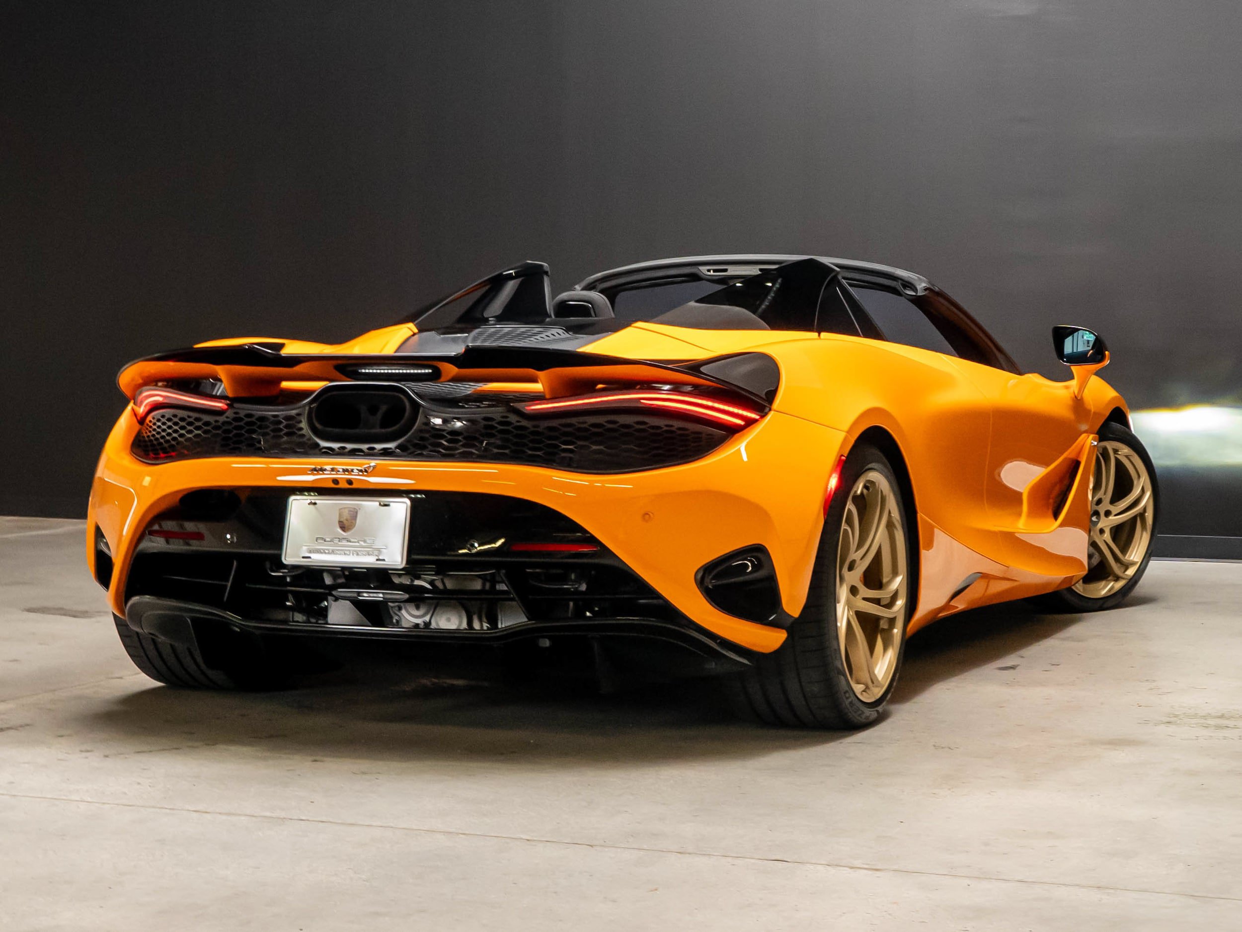 Used 2025 McLaren 750S Spider RWD image 7