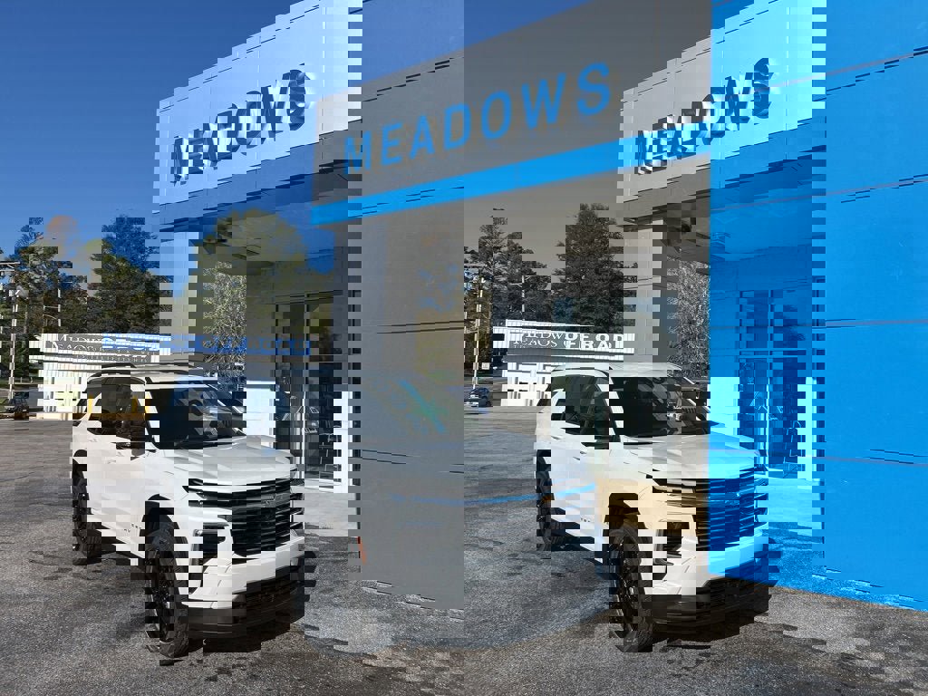 New 2026 Chevrolet Traverse LT w/ Driver Confidence Package image 1