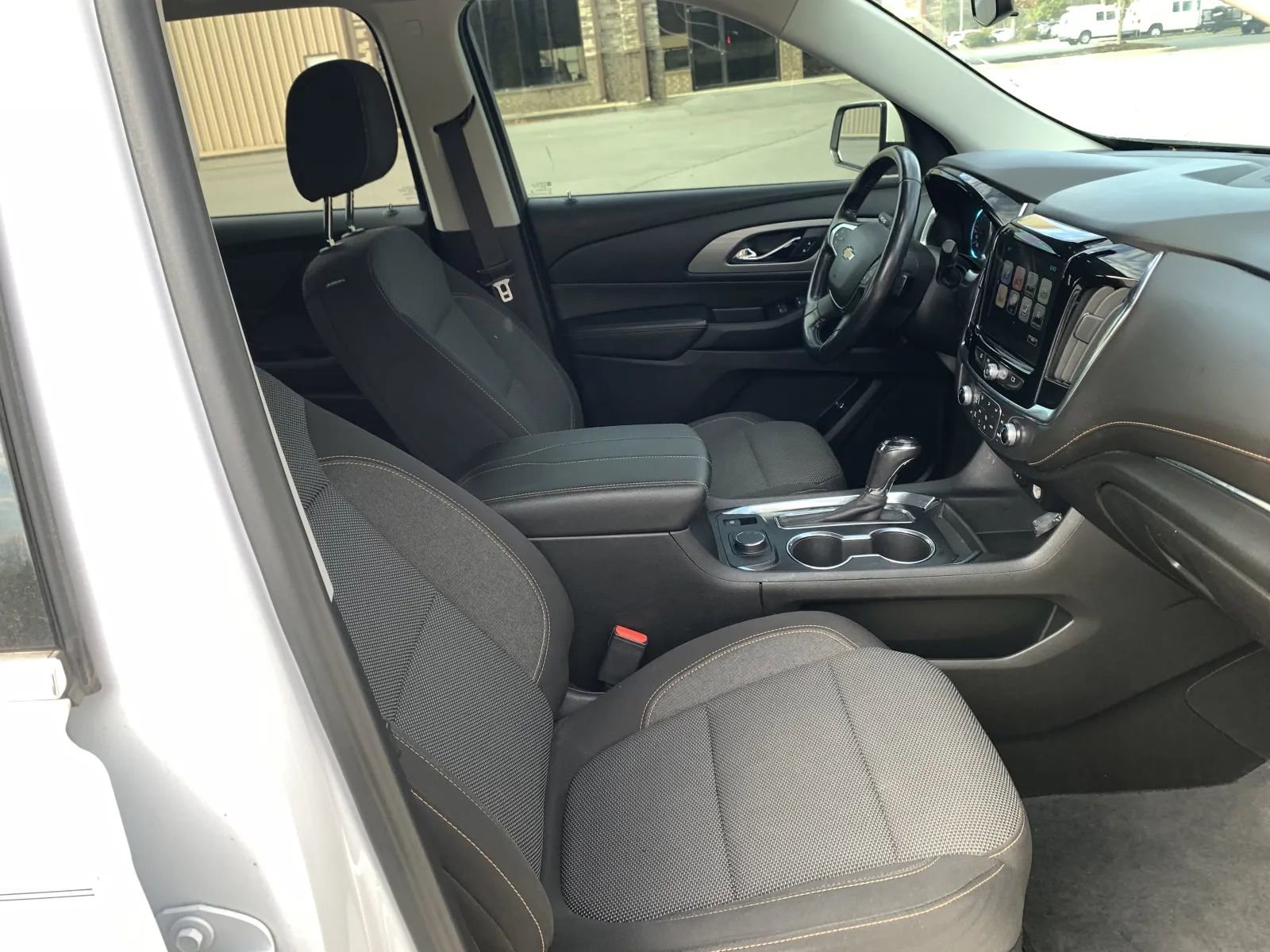 Used 2019 Chevrolet Traverse LT FWD image 20