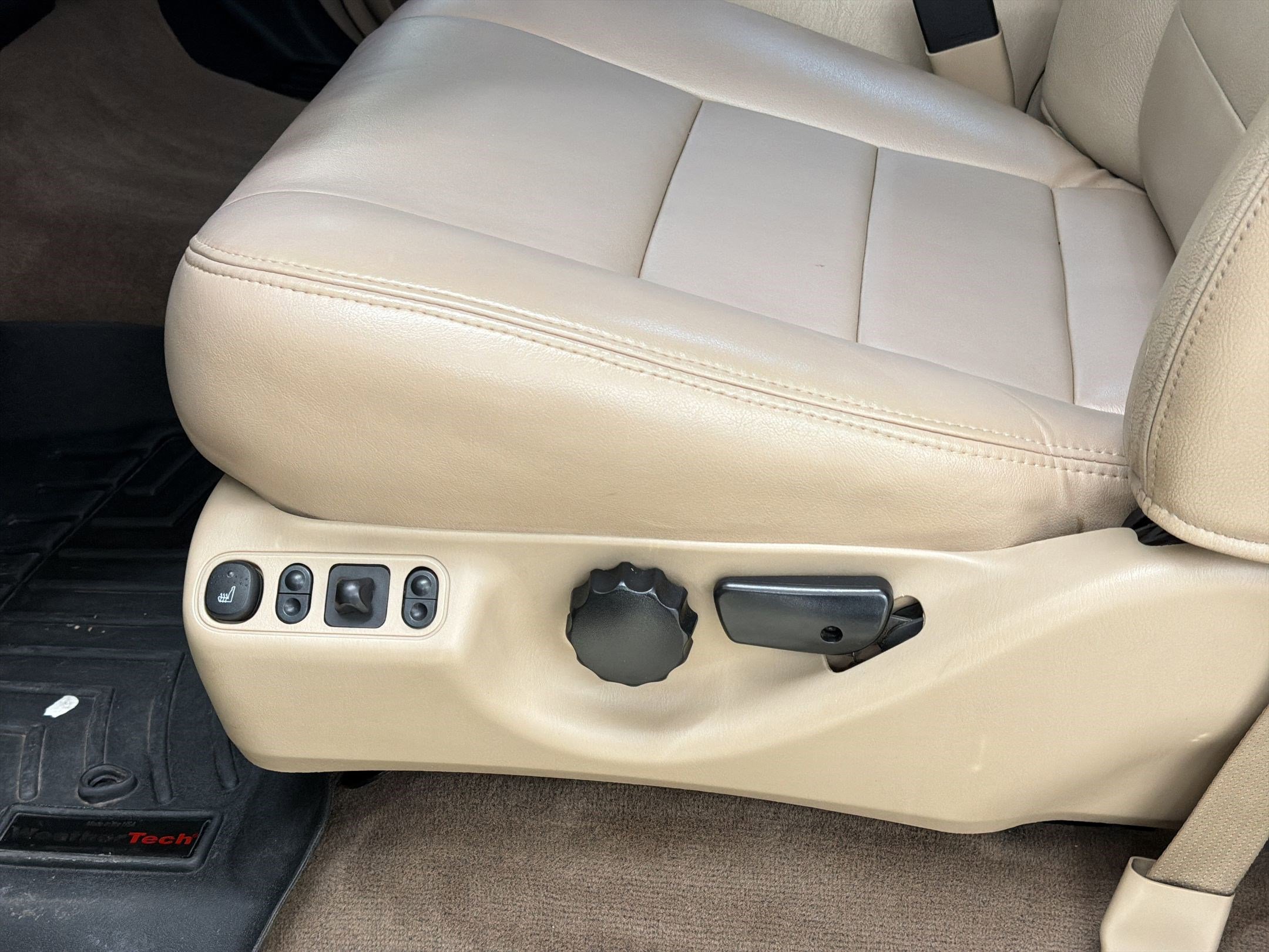 Used 2004 Ford Excursion Limited image 13