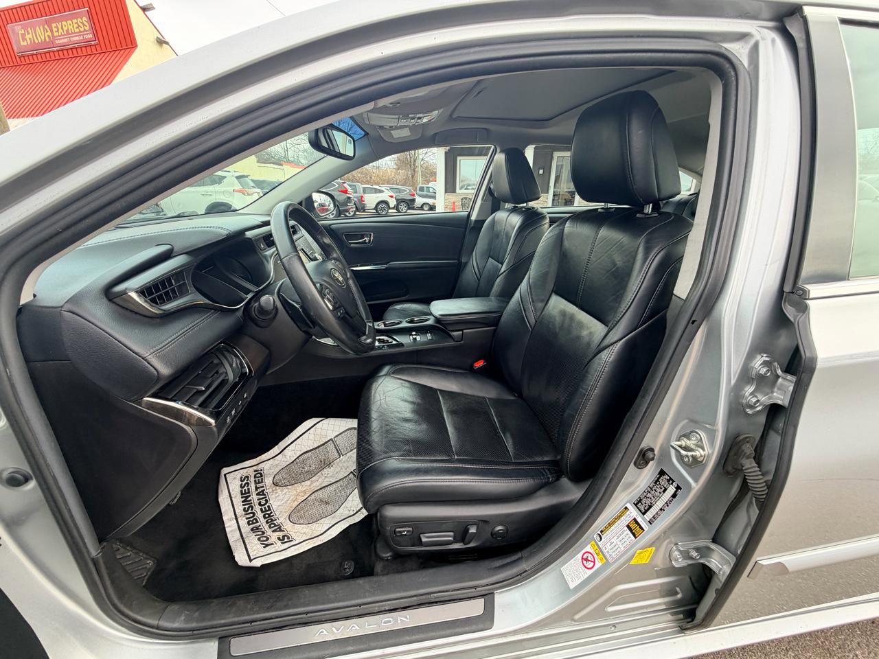 Used 2016 Toyota Avalon Limited image 13