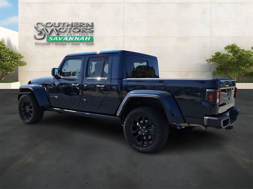 Used 2025 Jeep Gladiator Sport image 3