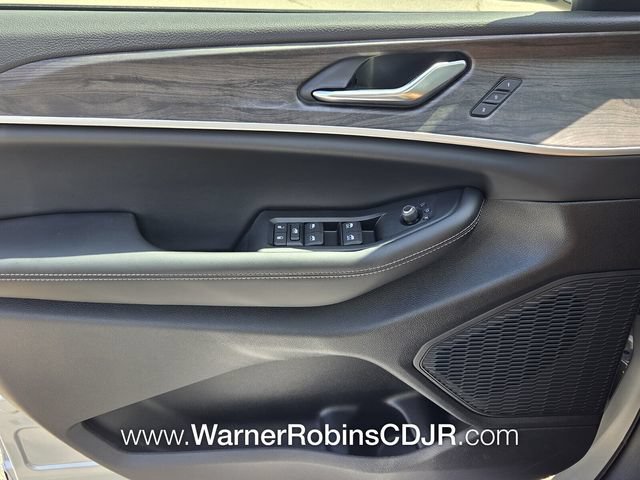 New 2026 Jeep Grand Cherokee L Limited RWD image 29