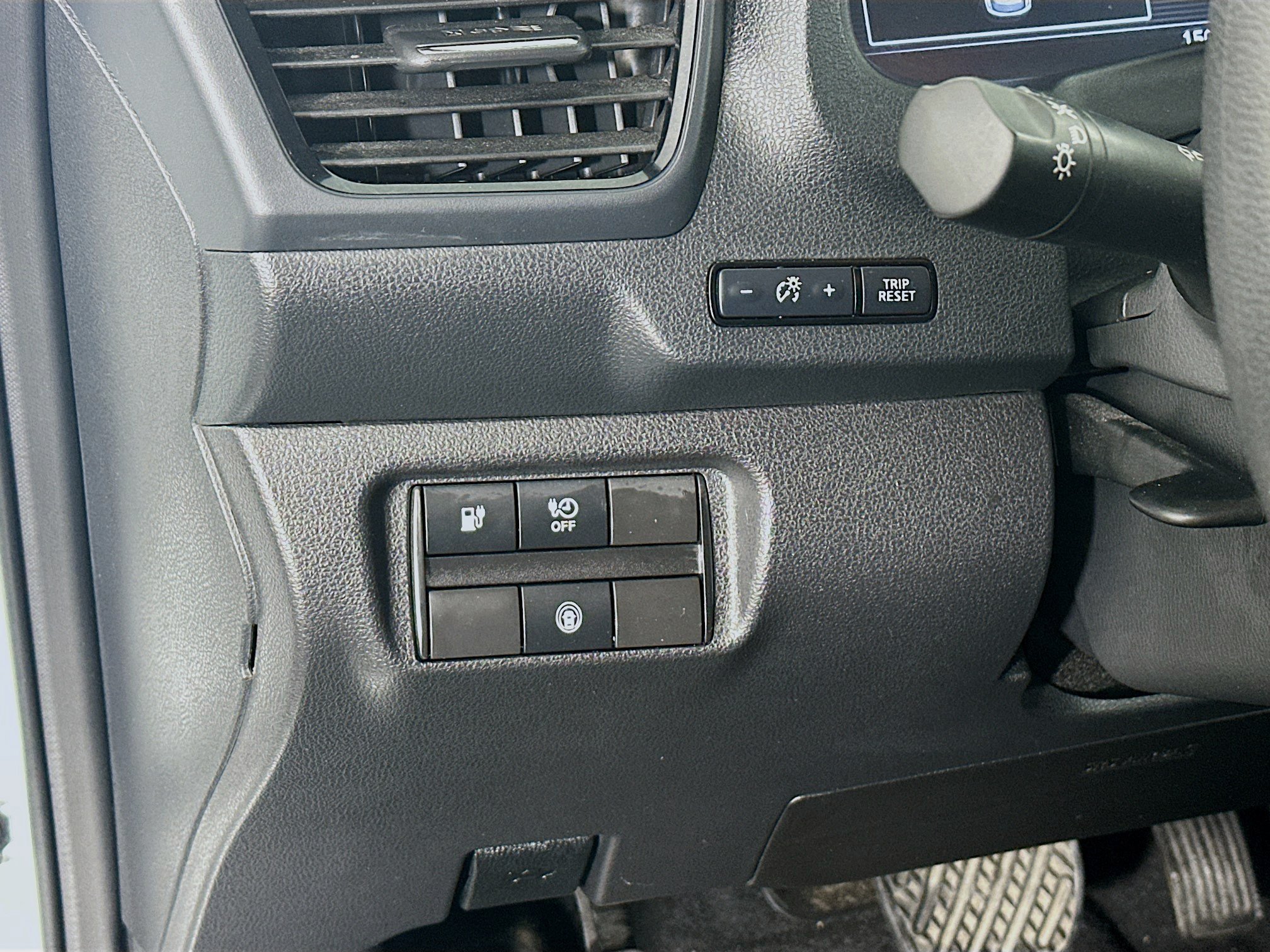 Used 2025 Nissan Leaf S FWD image 17