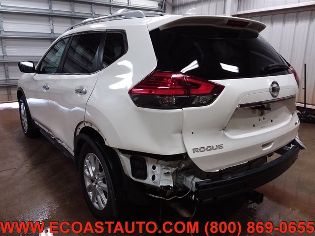 Used 2017 Nissan Rogue SV AWD/4WD image 5