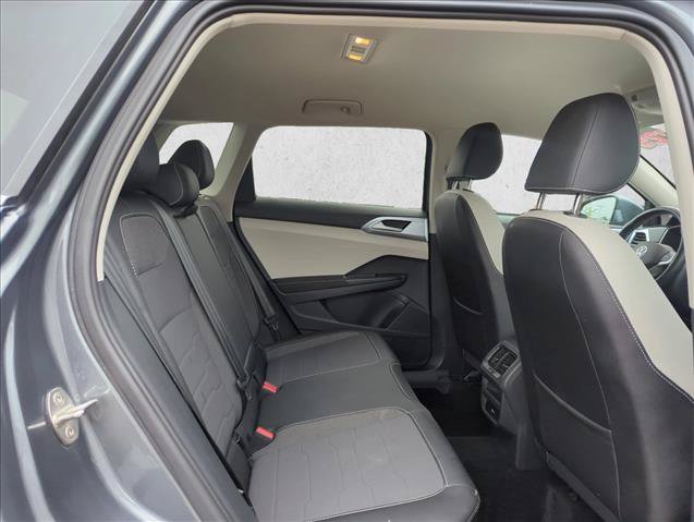 Used 2025 Volkswagen Taos SE FWD image 20