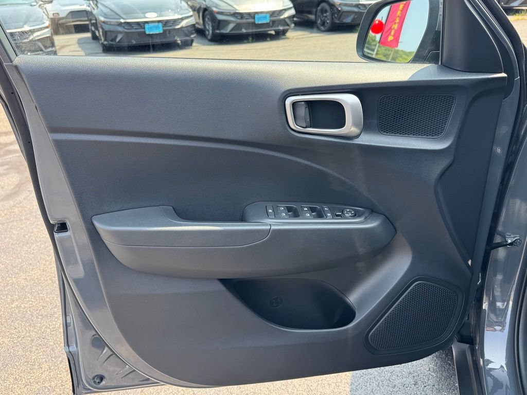 Certified 2026 Hyundai Venue SEL FWD image 37