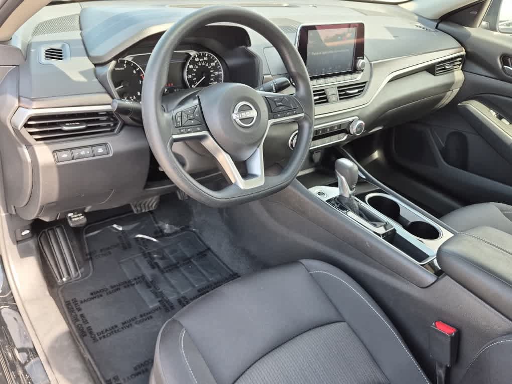 Used 2024 Nissan Altima 2.5 SV FWD image 11