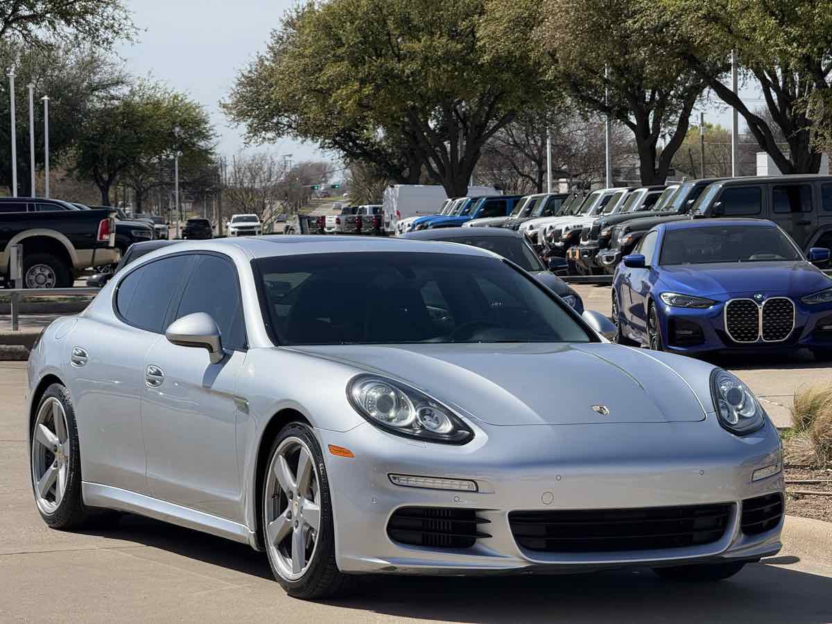 Used 2015 Porsche Panamera S image 2